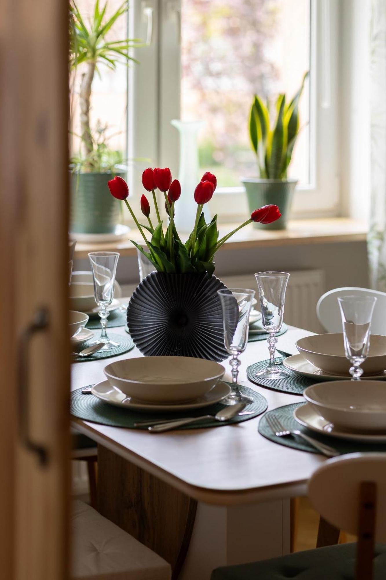 Spacious Apartment For 6 People Near The Old Town By Noclegi Renters Warszawa Eksteriør billede