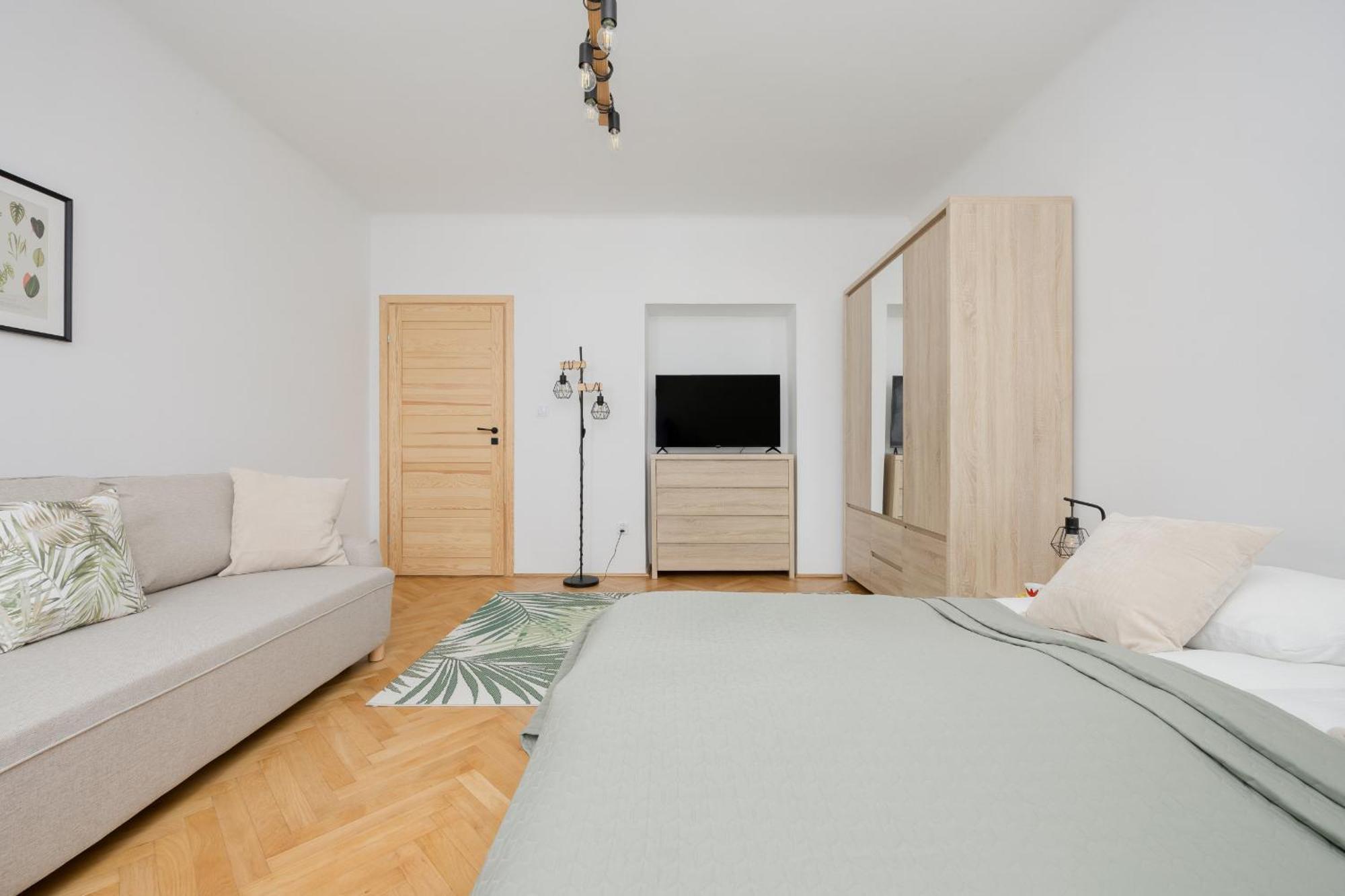 Spacious Apartment For 6 People Near The Old Town By Noclegi Renters Warszawa Eksteriør billede